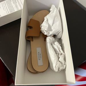 Steve Madden never worn